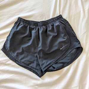 Black Nike Tempo Running Shorts - M